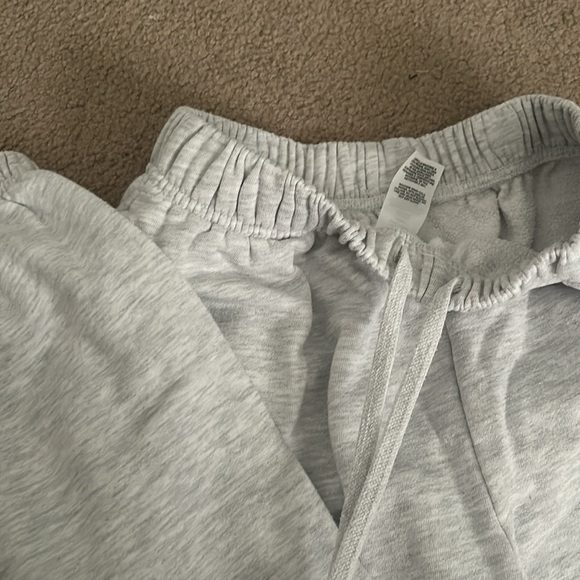 Garage light grey sweatpants - Picture 2 of 3